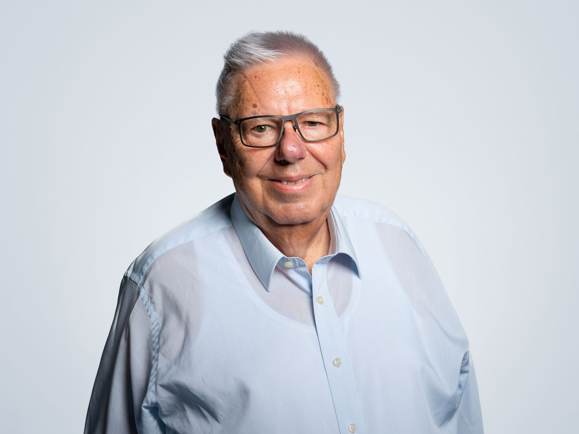 Paul Streich lachend, Portraitbild